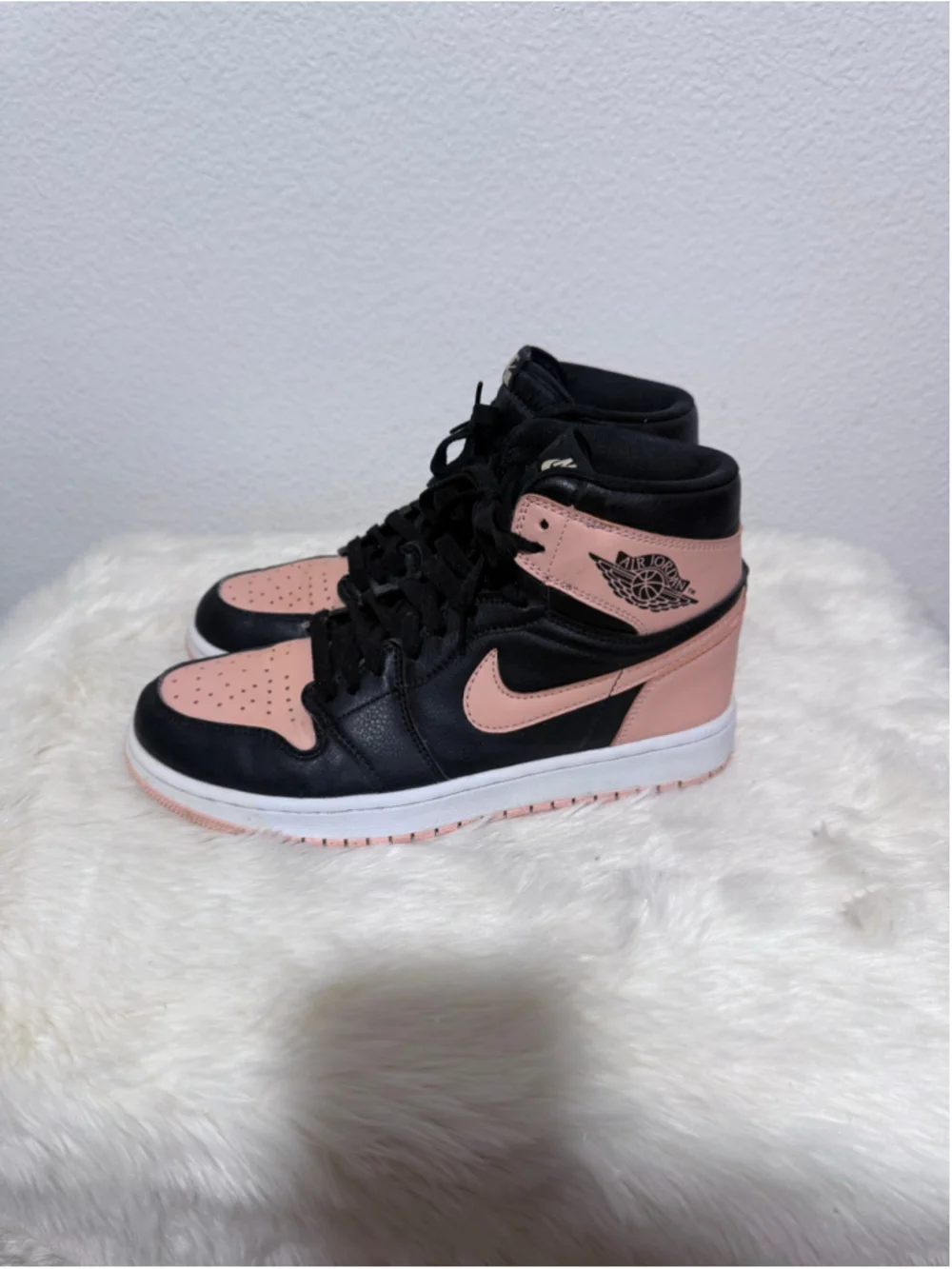 Unisex Nike Air Jordan 1 High Sneakers Black and Pink Mens 7. Women’s 8.5